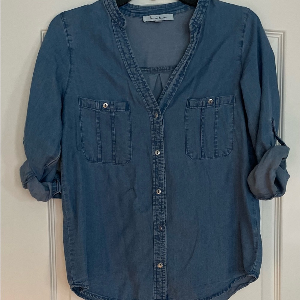Lightweight chambray button down